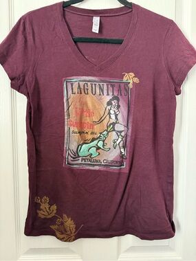 Women's V-Neck Graphic Tee in Maroon